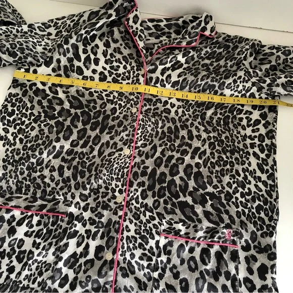 2000s Victoria Secret snow leopard satin pajama set sz M